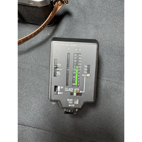 Pentax ME Super Film Camera with PENTAX-M 1.2 / 50mm Lens, Strap, AF 200T Flash - Picture 4 of 7